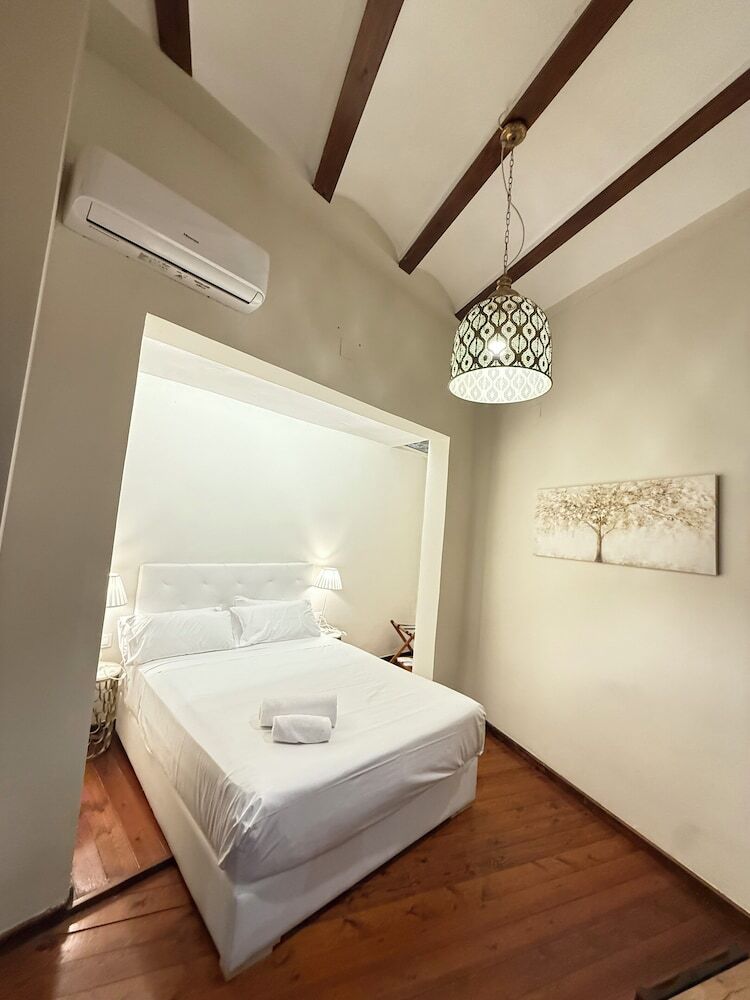 Catalina Suites Hotel