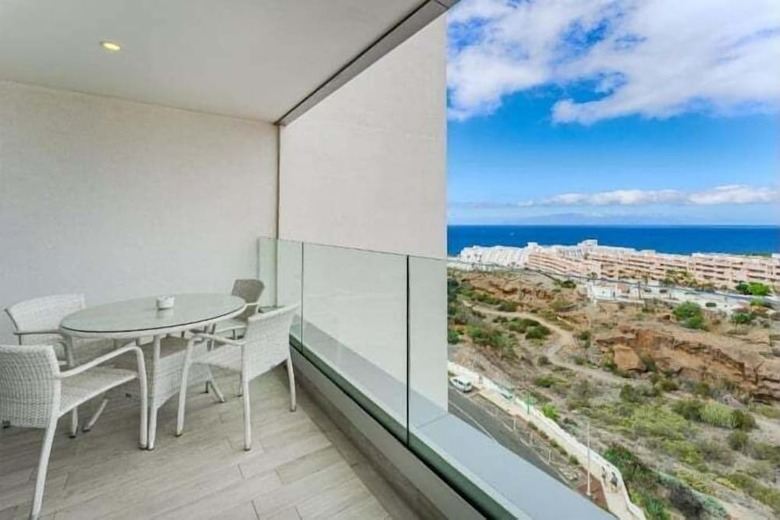 Ocean Garden 2br Apartment Heated Pool Parking