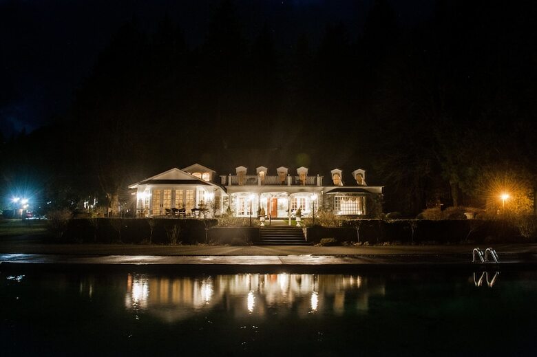 Bed & Breakfast Rowena's Inn On The River