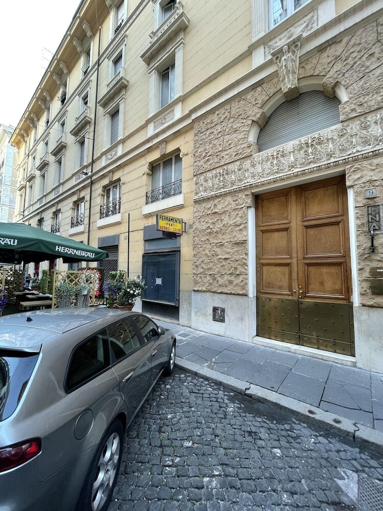 Ad Cavour Luxury Rooms
