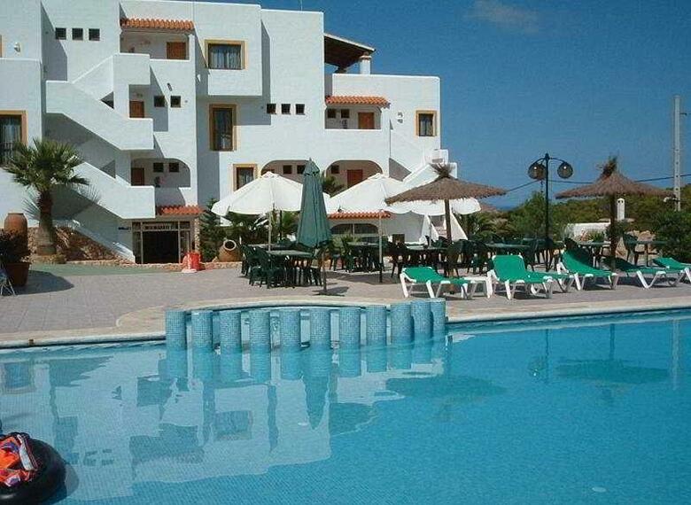 Apartamentos Blanco Sol