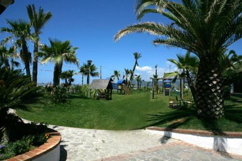 Viviendas Turisticas Villaggio Le Palme
