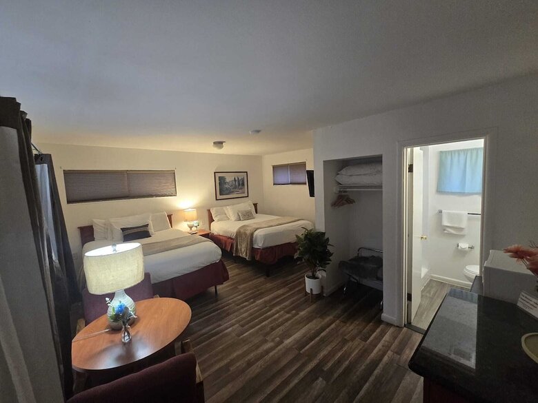 Cedar Lodge Motel