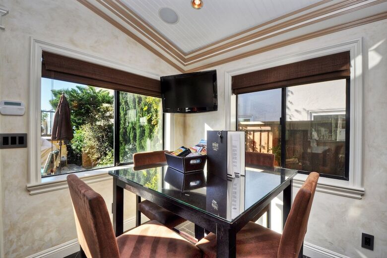Hotel The Retreat In Laguna Beach
