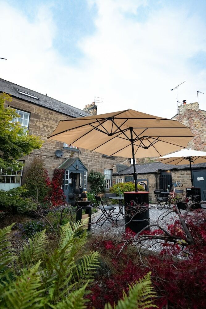 Laburnum House & Bistro En Glaze