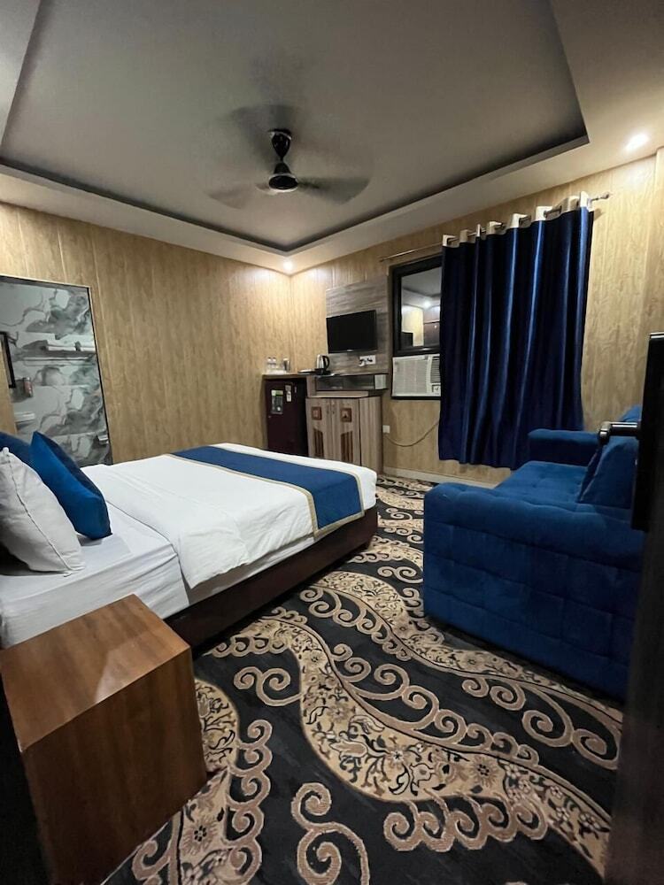 Hotel Tulsi Garden - Near Prem Mandir Vrindavan