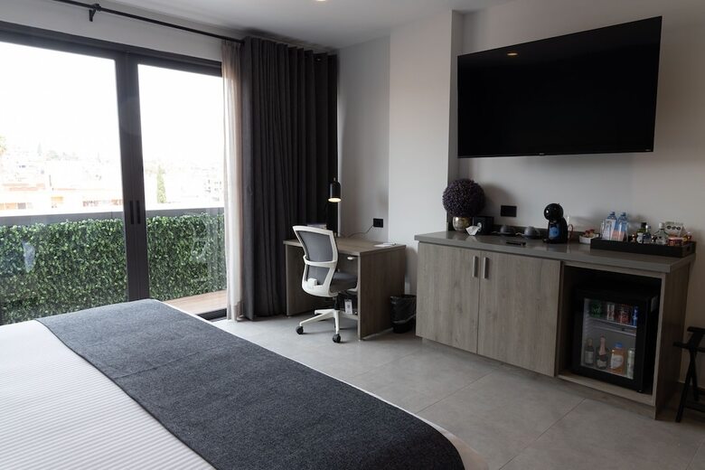 Th Hotel & Vivienda
