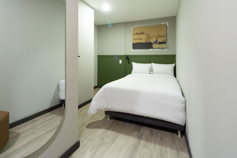 Bon 17 Hotel