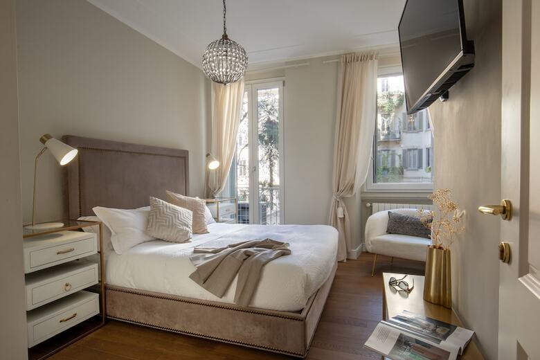Hotel Daplace - Corso Monforte Suites