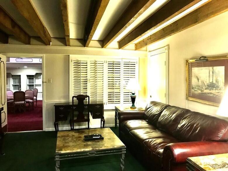Hotel Plaza Suites Downtown New Orleans