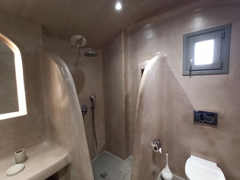 Amphitrite Suites Santorini