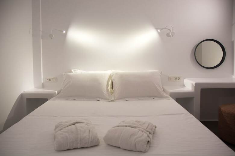 Amphitrite Suites Santorini