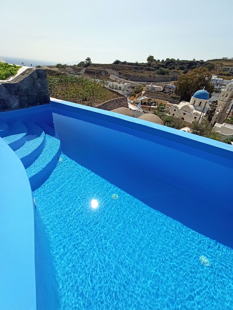 Amphitrite Suites Santorini
