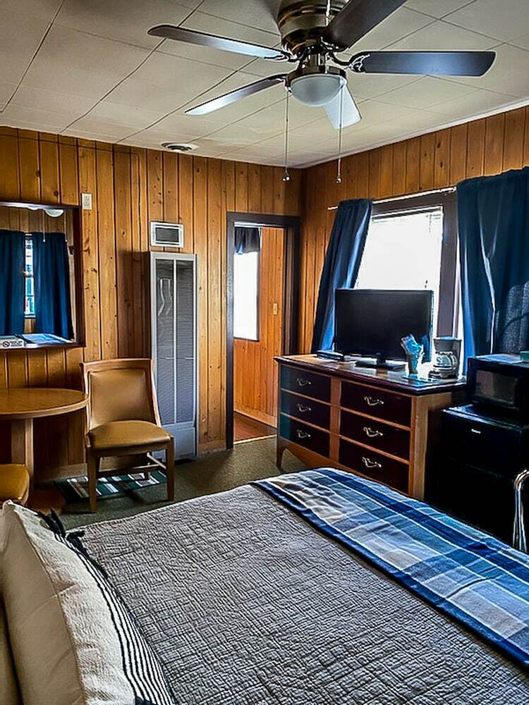 The Gold Pan Motel
