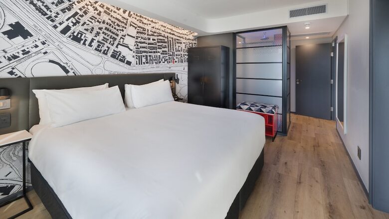 Anew Hotel Green Point