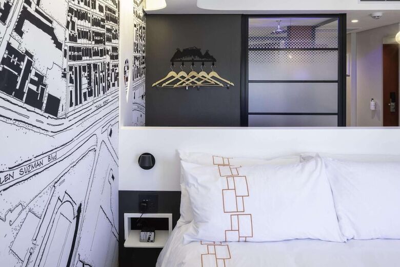 Anew Hotel Green Point