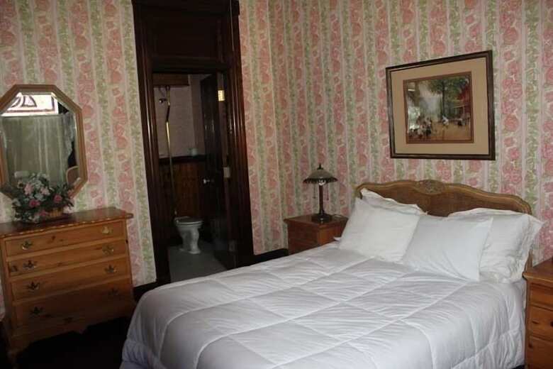 Hotel Irwin Street Inn