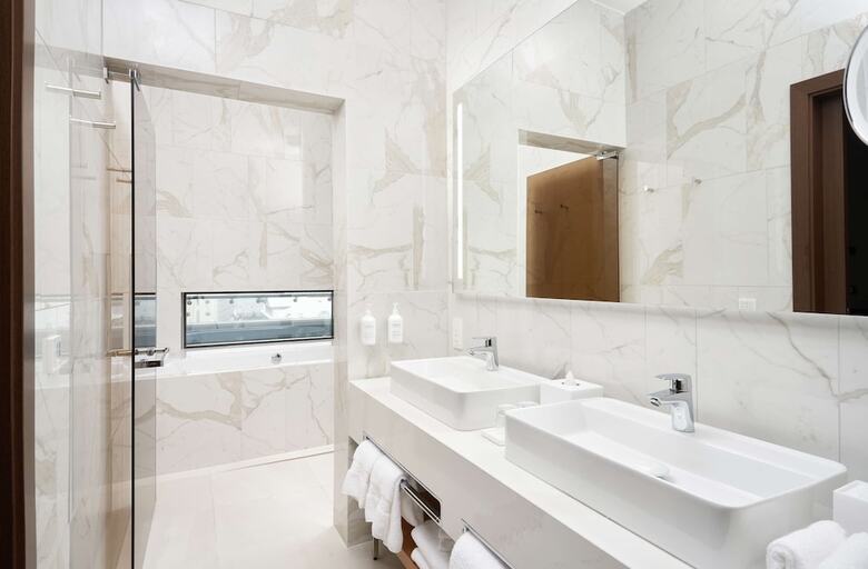 Iceland Parliament Hotel, Curio Collection By Hilton