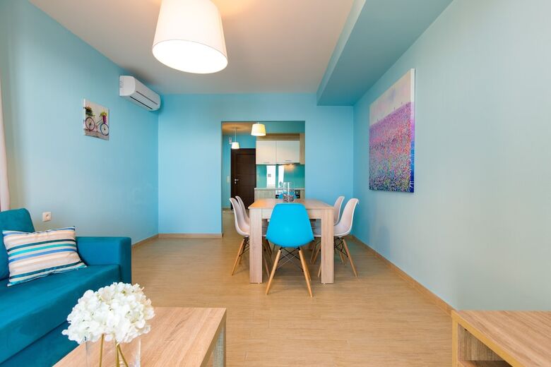 Hotel Stella In The Village Suites