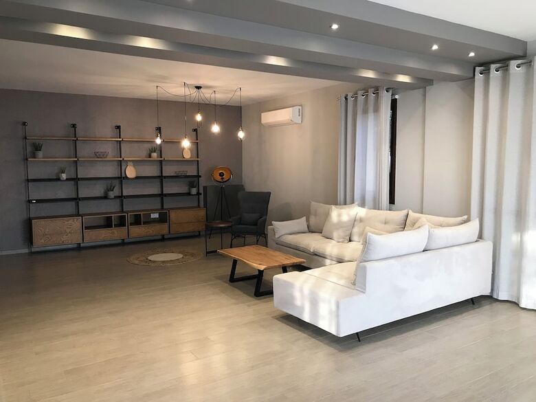 Hotel Stella In The Village Suites