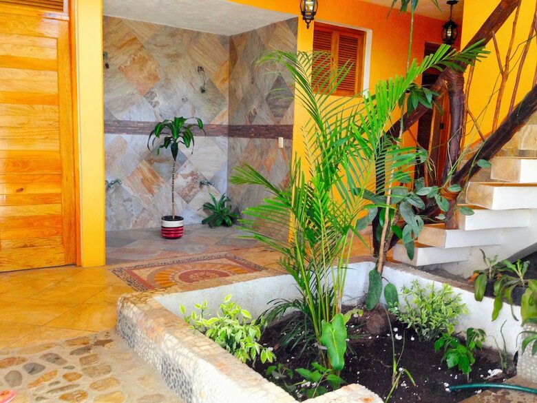 Hotel Caba�as Telay�