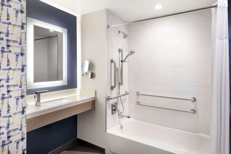 Hotel Doubletree By Hilton Long Island City, Ny