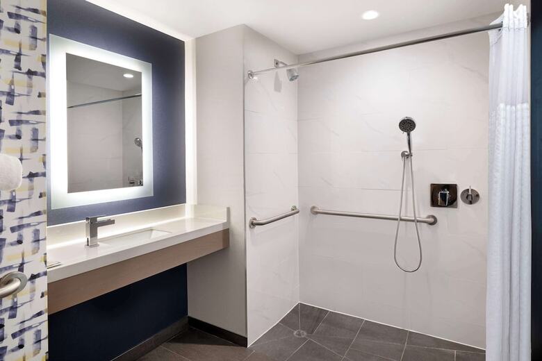 Hotel Doubletree By Hilton Long Island City, Ny