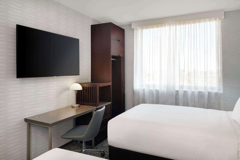 Hotel Doubletree By Hilton Long Island City, Ny