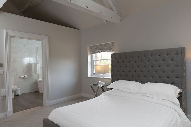 Hotel Winstanley House