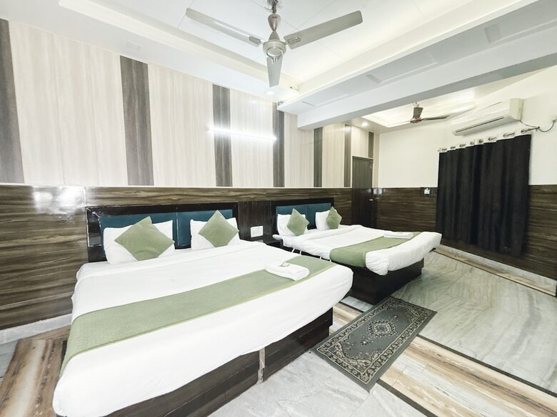 Hotel Alpine By The Golden Taj Group