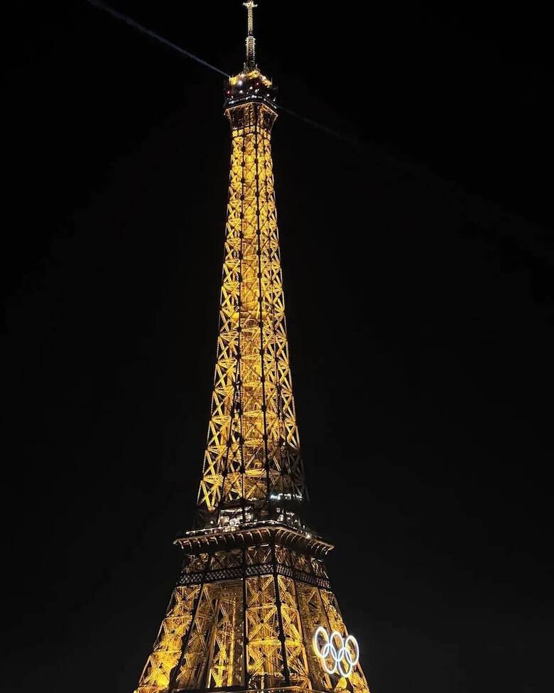 Eiffel Edge Escape (30 M�tres De La Tour Eiffel)