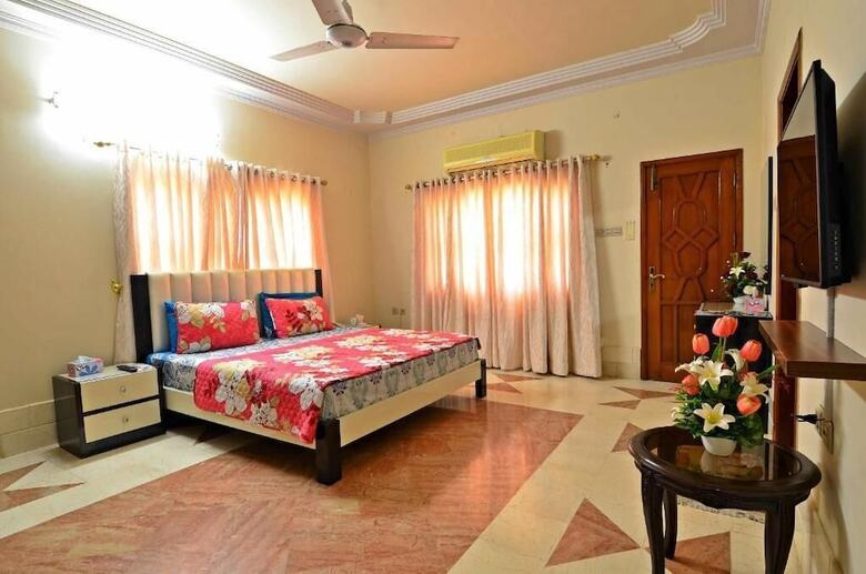 Hotel Blue Sky Karachi