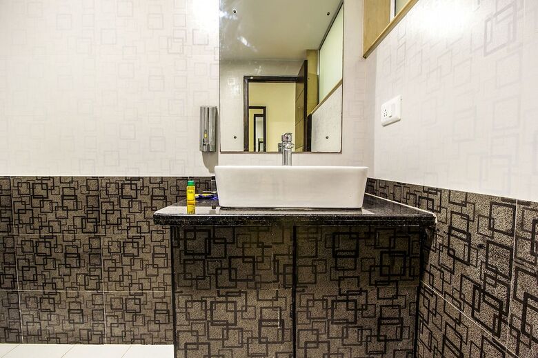 Hotel Fabexpress Comfort Inn
