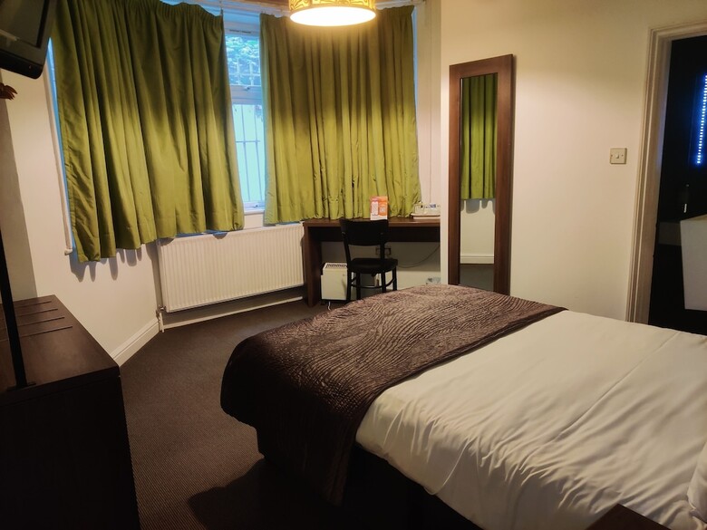 Chelsea House Hotel