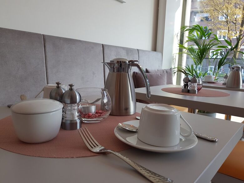 Apricot Hotel