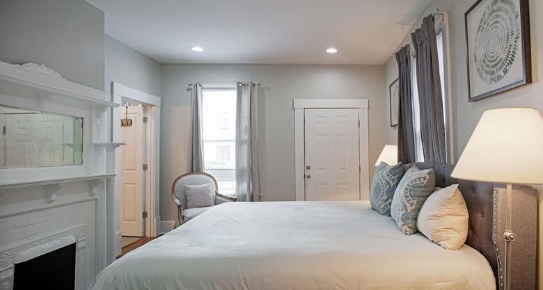 Hotel Huge 5 Bedroom 5 Bath Home In Savannah