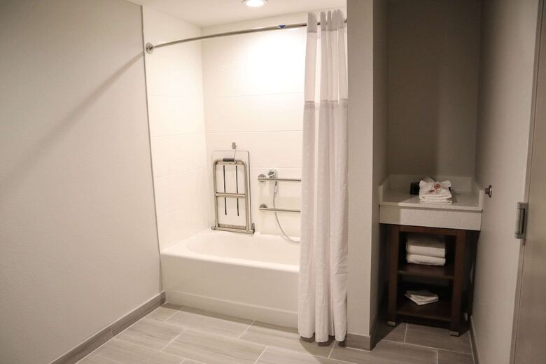 Hotel Comfort Suites Gainesville Near University
