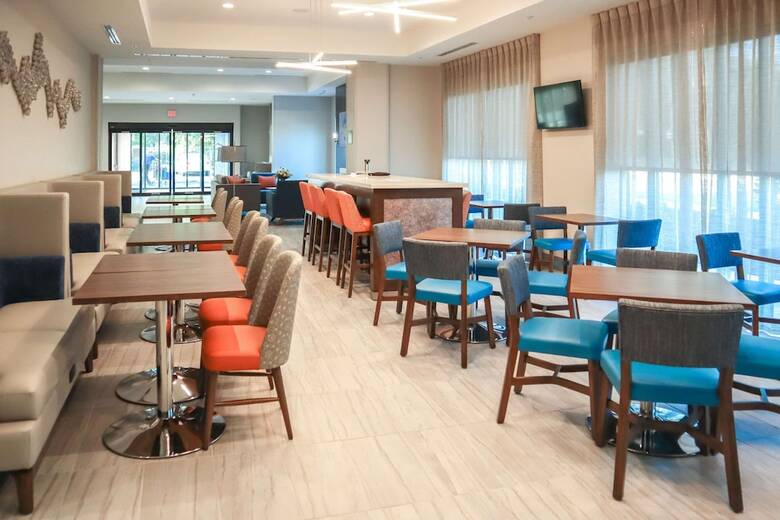 Hotel Comfort Suites Gainesville Near University