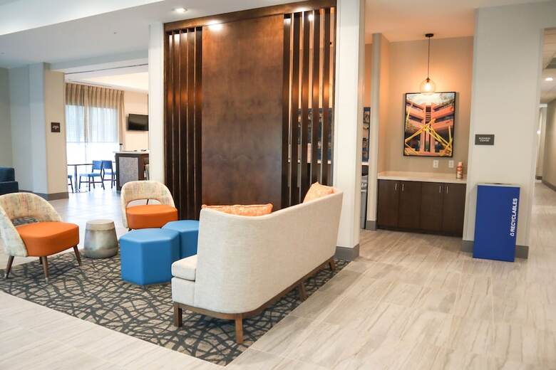 Hotel Comfort Suites Gainesville Near University