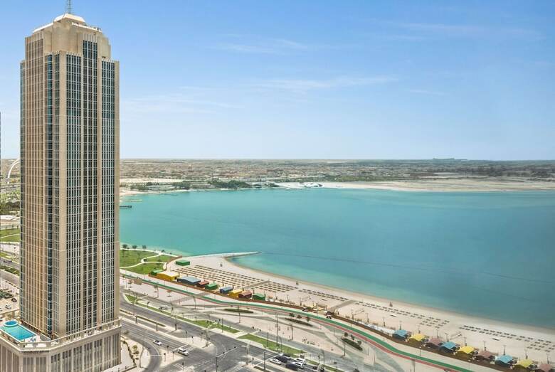 Hotel Wyndham Grand Doha West Bay Beach