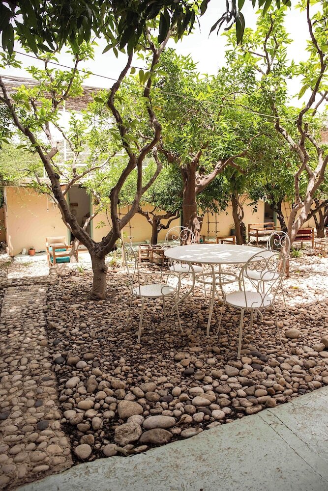 Bed & Breakfast Mayouli Nature Retreat