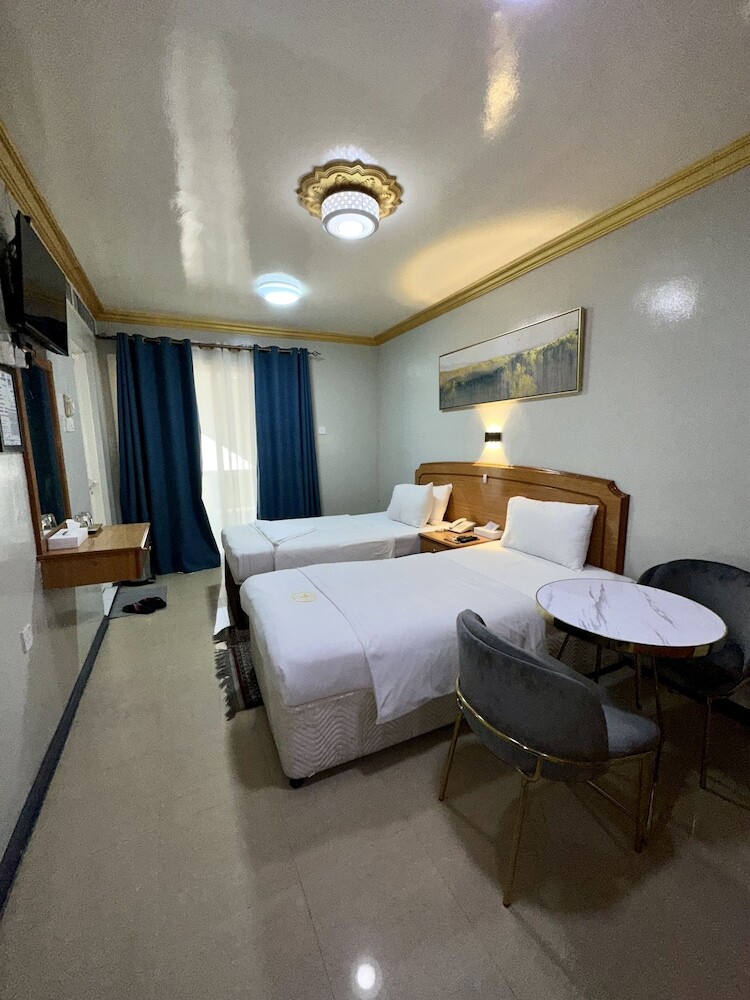 Maaeen Hotel