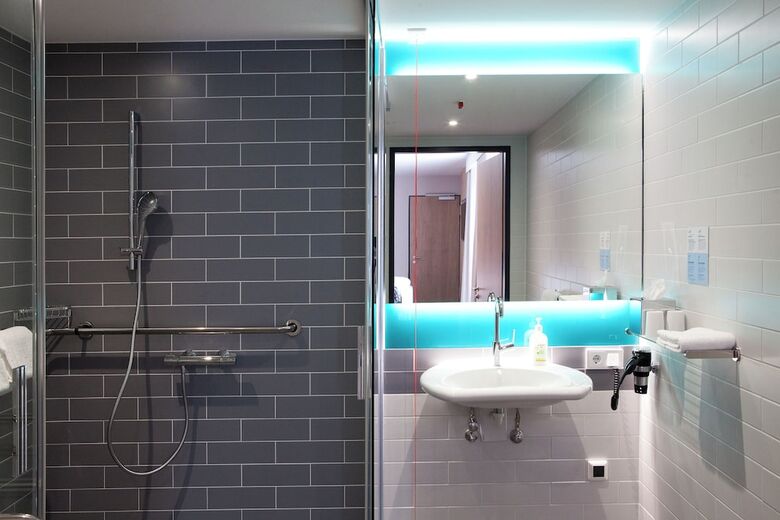 Hotel Holiday Inn Express Furth By Ihg