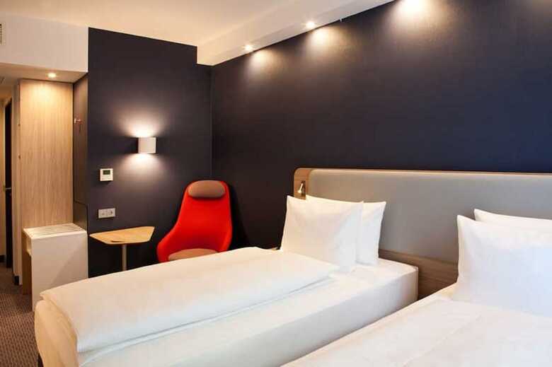 Hotel Holiday Inn Express Furth By Ihg