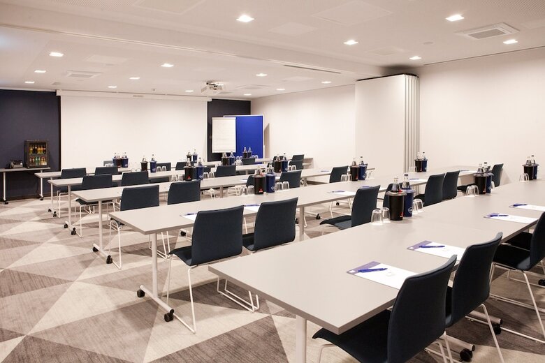 Hotel Holiday Inn Express Furth By Ihg