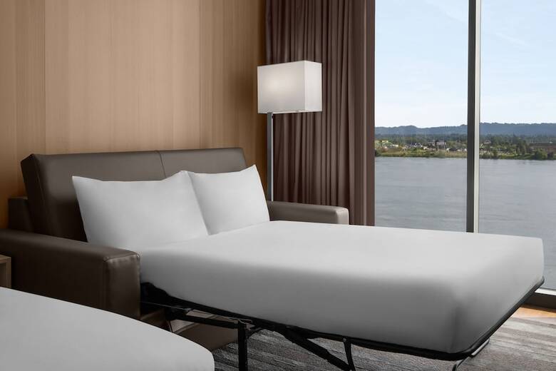 AC Hotel Vancouver Waterfront