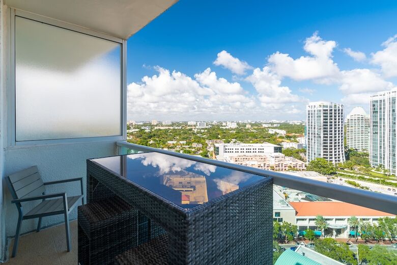 Apartamentos Ocean, Marina & City View Studio + Balcony #2