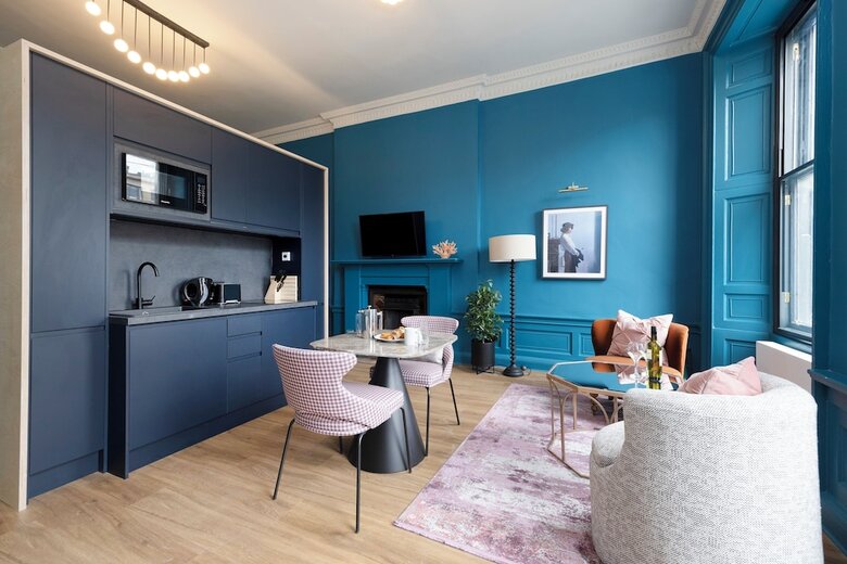 30 Castle Street Aparthotel
