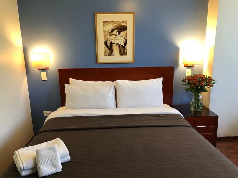 Hotel Filatelia Suites & Travel