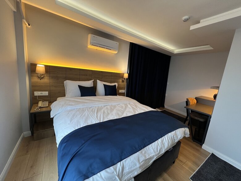 Hotel The Blue Suites